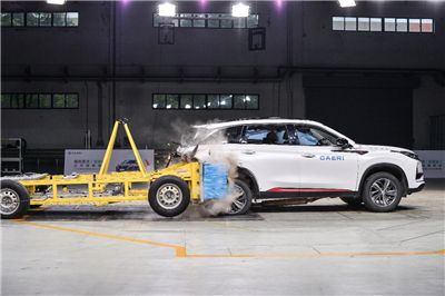 2020年长安CS75系列销售突破26万辆！   