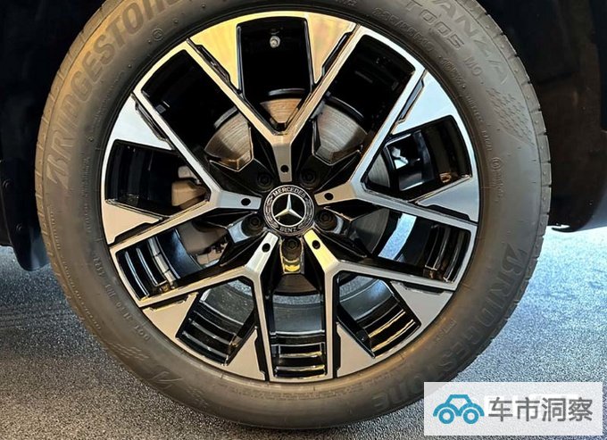 奔驰全新GLC或3月30日上市内饰更高级 主推7座版-图5