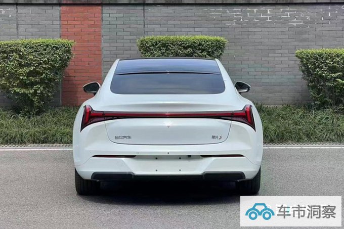 新哪吒S三天后上市配置或将小幅提升 售价或降低-图2