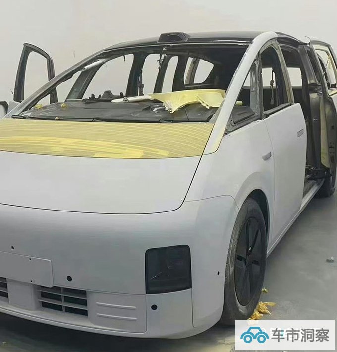 理想首款MPV-MEGA实拍搭双联屏 预计四季度发布-图2