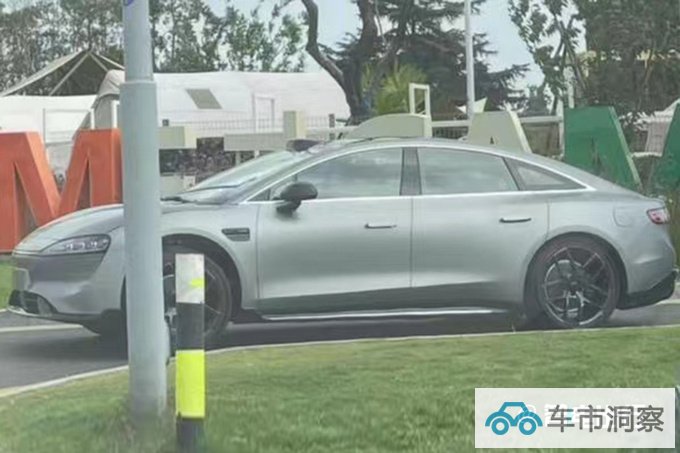 华为首款轿跑路试实拍搭问界M5同款尾灯 9月发布-图2