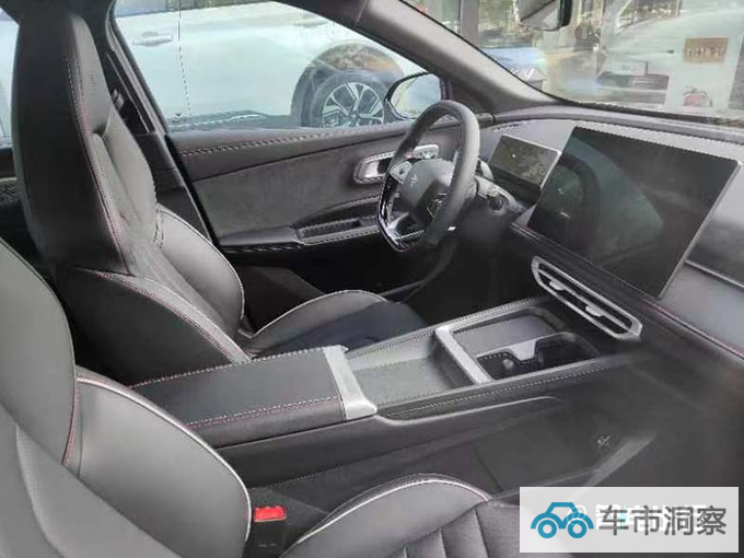 哪吒X即将上市纯电续航501km 预计售10.88万起-图16