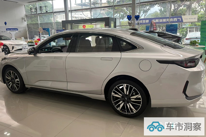 长安启源A05本月上市 4S店预售9.99万元起-图2