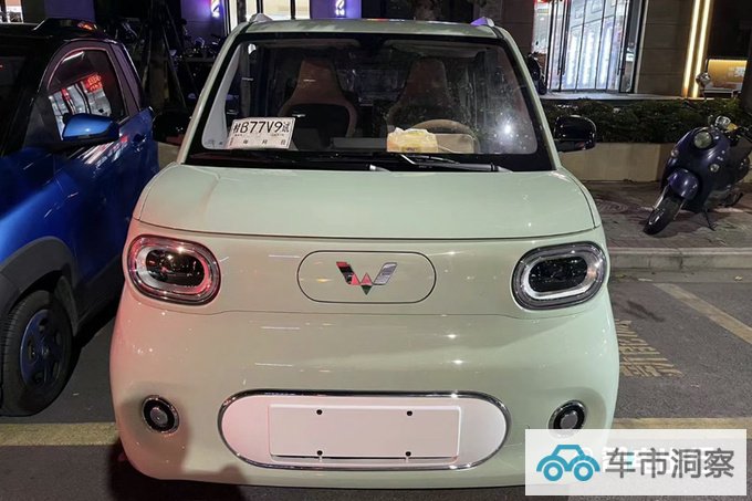 新五菱宏光MINIEV街拍增中控屏幕 现款优惠1.4万-图2