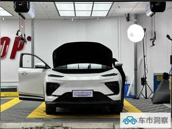 成功挑战吉尼斯汽车叠放高度记录这家工厂有何与众不同-图8
