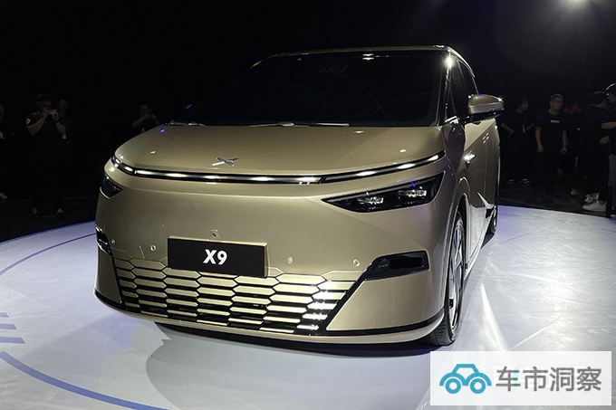 小鹏X9纯电MPV首发全系标配后轮转向 续航702km-图1