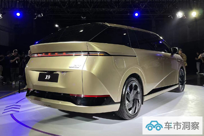 小鹏X9纯电MPV首发全系标配后轮转向 续航702km-图1