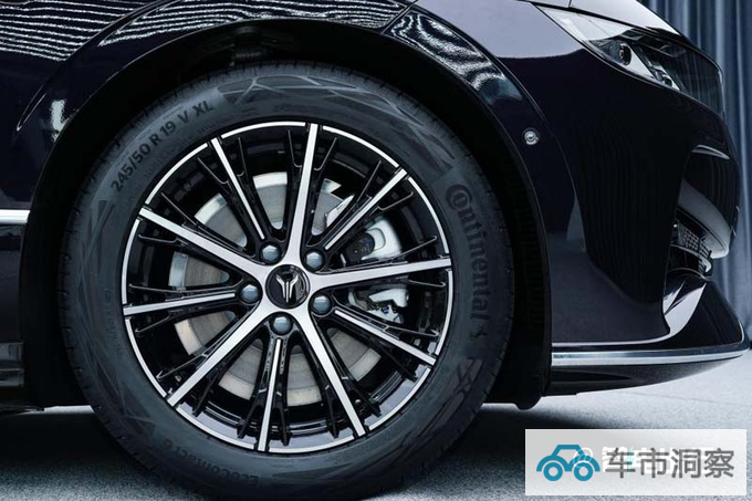 岚图追光PHEV年内上市 搭1.5T+双电机 预计售30万内-图2