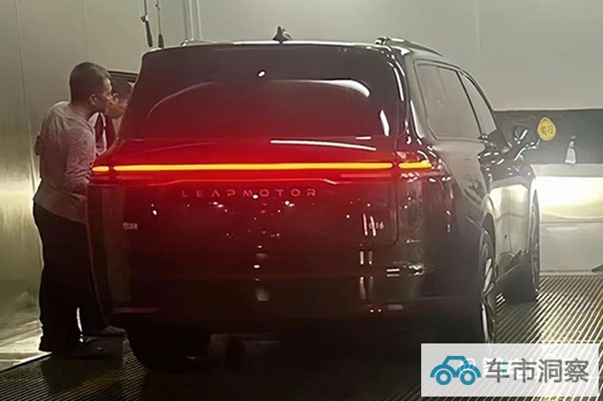 零跑全新大型SUV或命名C16 明年6月发布 搭800V平台-图1