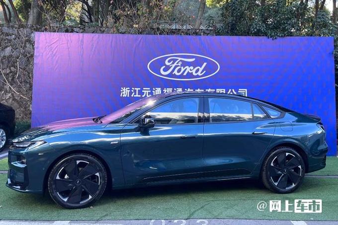 福特新版蒙迪欧月底上市油耗大降 预计16.98万起-图2