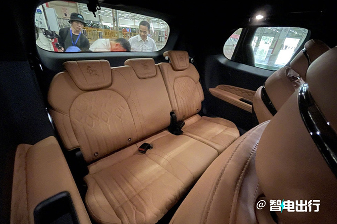 东风风行V9预计明年3月上市4S店售16万起-图4