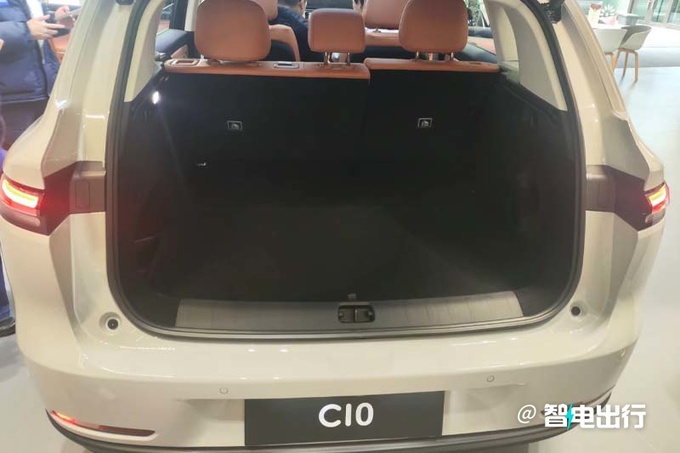 零跑C10预售15.18-18.58万元标配100+项领先配置-图11
