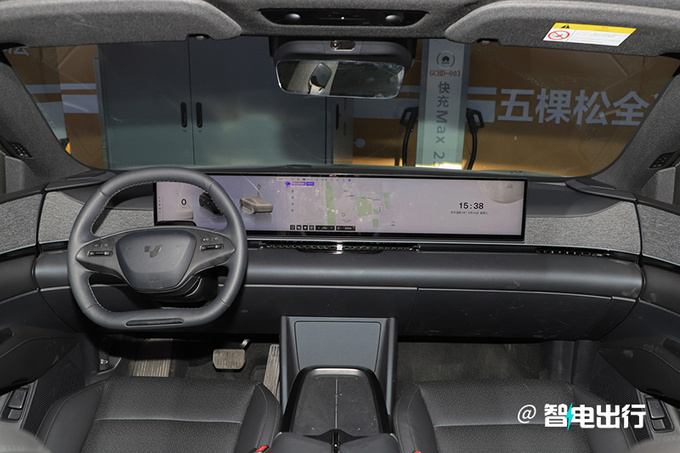 加3万买长续航版极越新01售24.99万 增电动尾翼-图7